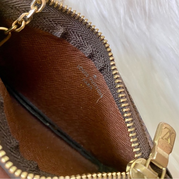 Louis Vuitton Classic Monogram LV Small pouch keychain - Picture 3 of 4